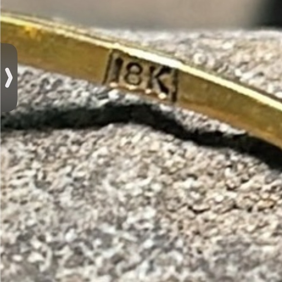 18k Flower Diamond Cluster Ring - Picture 10 of 11